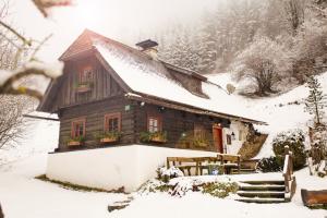 Einder Htte im Wald Htte im Wald